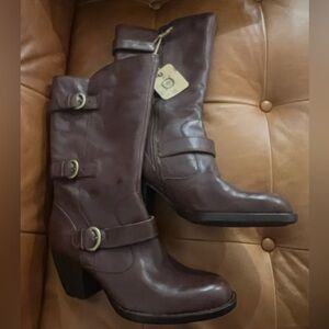 NWT - Born Brown Leather Heal Boots Size US 9